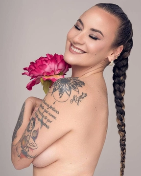 Nina25